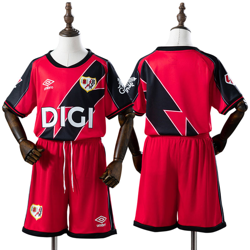 Rayo Vallecano 2025/26 børnesæt - rød udebanetrøje og shorts