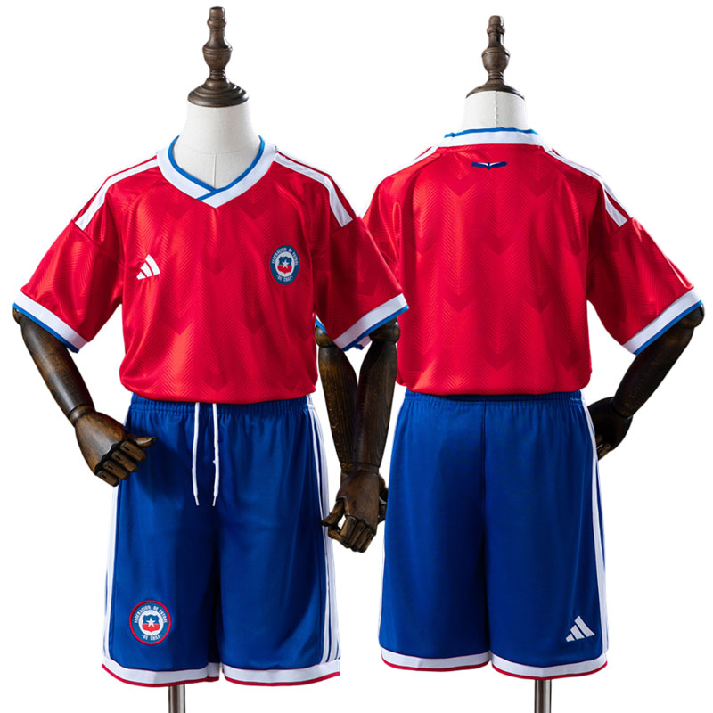 Chile 2026 hjemmebanesæt til børn – rød fodboldtrøje og blå shorts