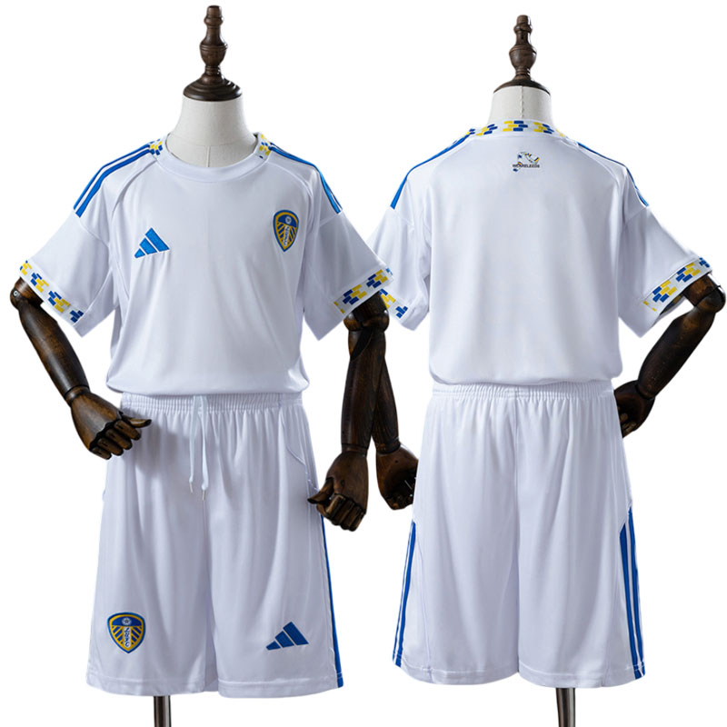 Leeds United 2025/26 hjemmebanetrøje til børn – hvid trøje og shorts