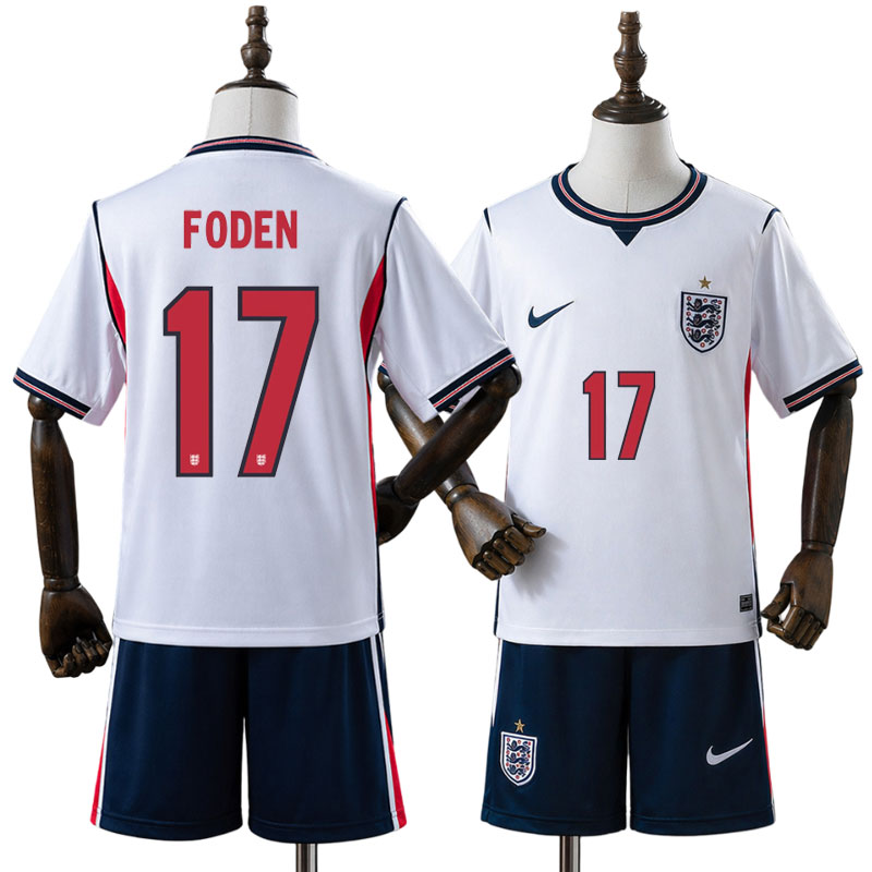 Køb England børne fodboldsæt 2026 FODEN 17 – hjemmebanetrøje
