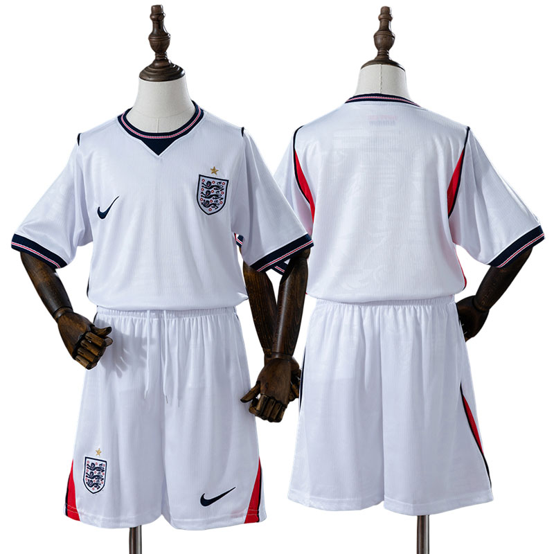 England 2026 fodbold trøje børn - hjemmebanesæt hvid trøje og shorts